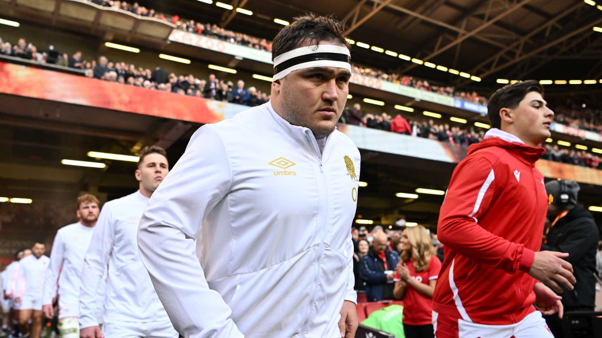 仅体现在军 仅体现在军